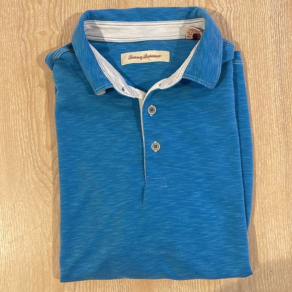 ⚫️ Tommy Bahama shirt